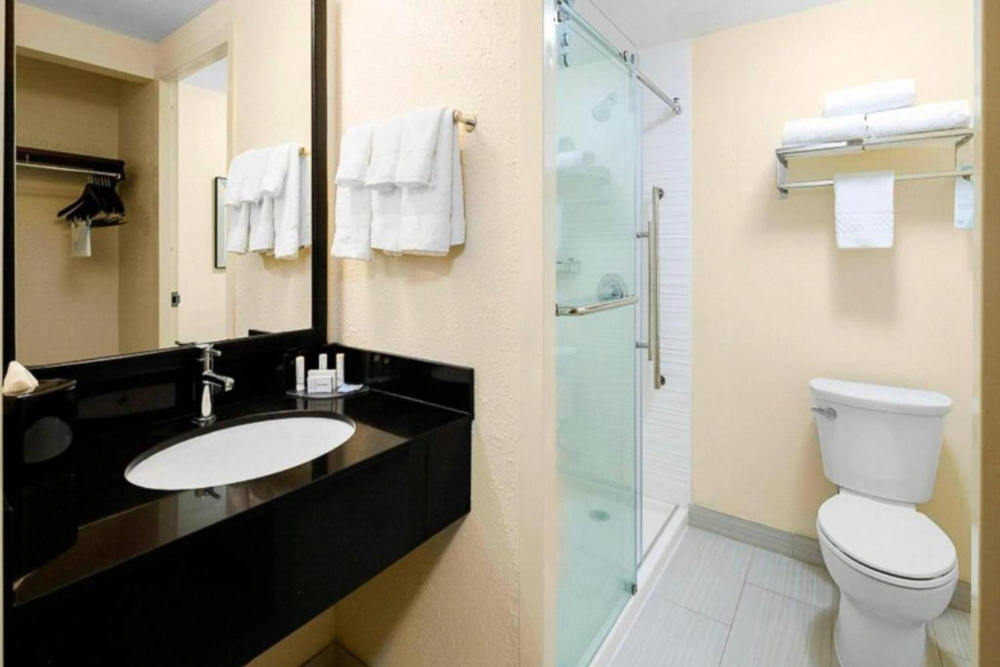 מאקון Rodeway Inn מראה חיצוני תמונה