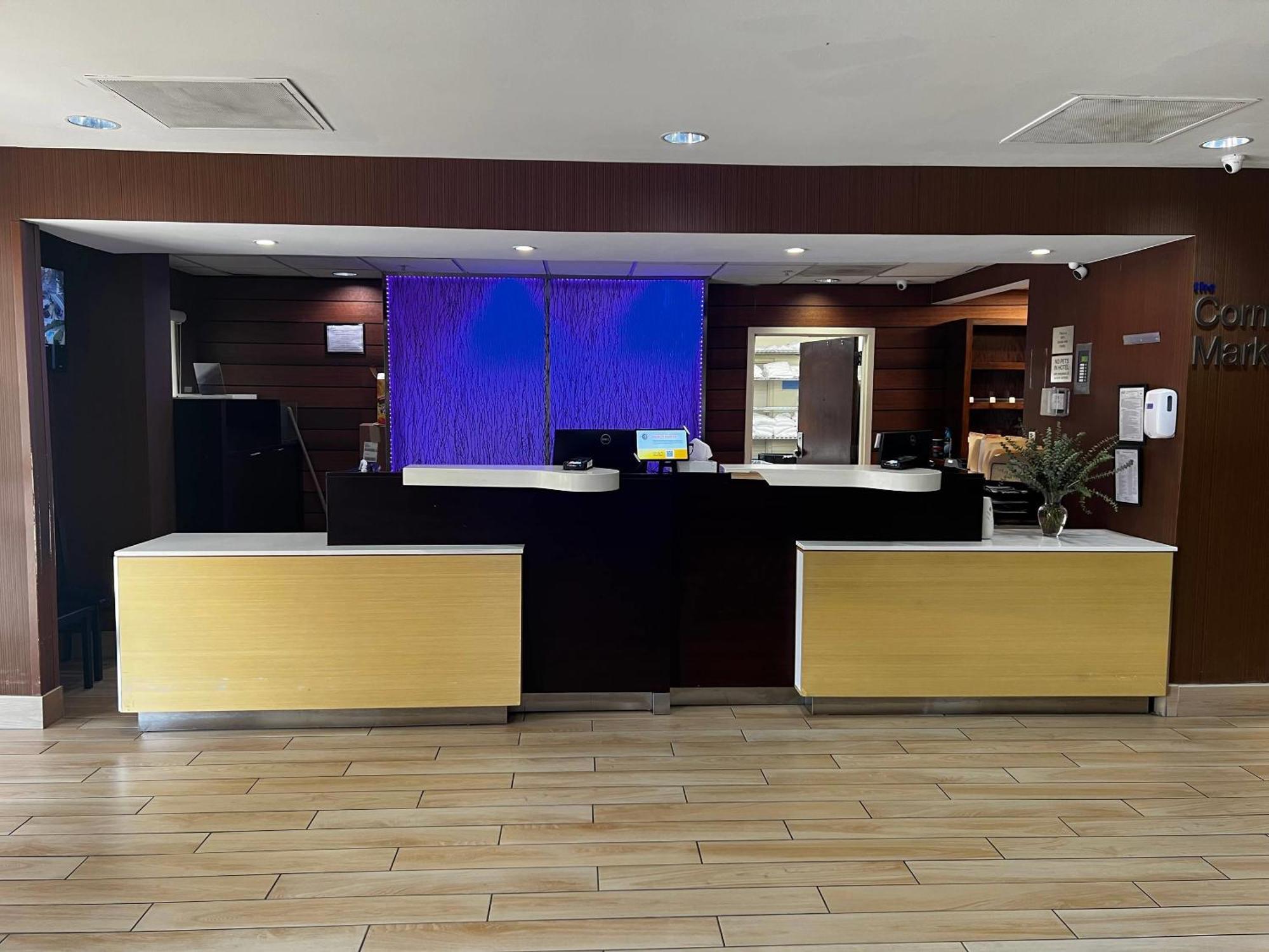 מאקון Rodeway Inn מראה חיצוני תמונה